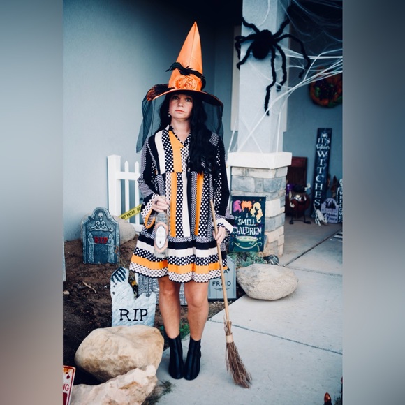 ccdancequeen is LIVE!! 🎉 Like this listing to be notified of my LIVE shows!! - Picture 4 of 15